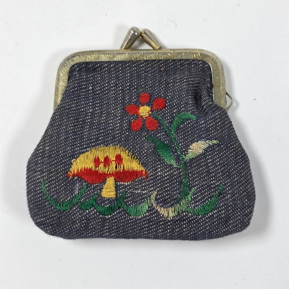 Vintage Coin Purse Embroidered Floral Mushroom Kisslock Small Pouch 3x3